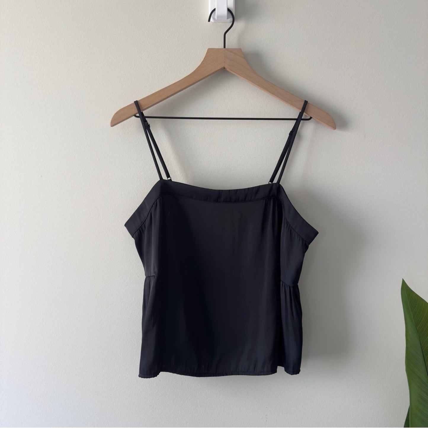 Revolve House of Harlow 1960 Black Adjustable spaghetti strap Crop Top black NWT
