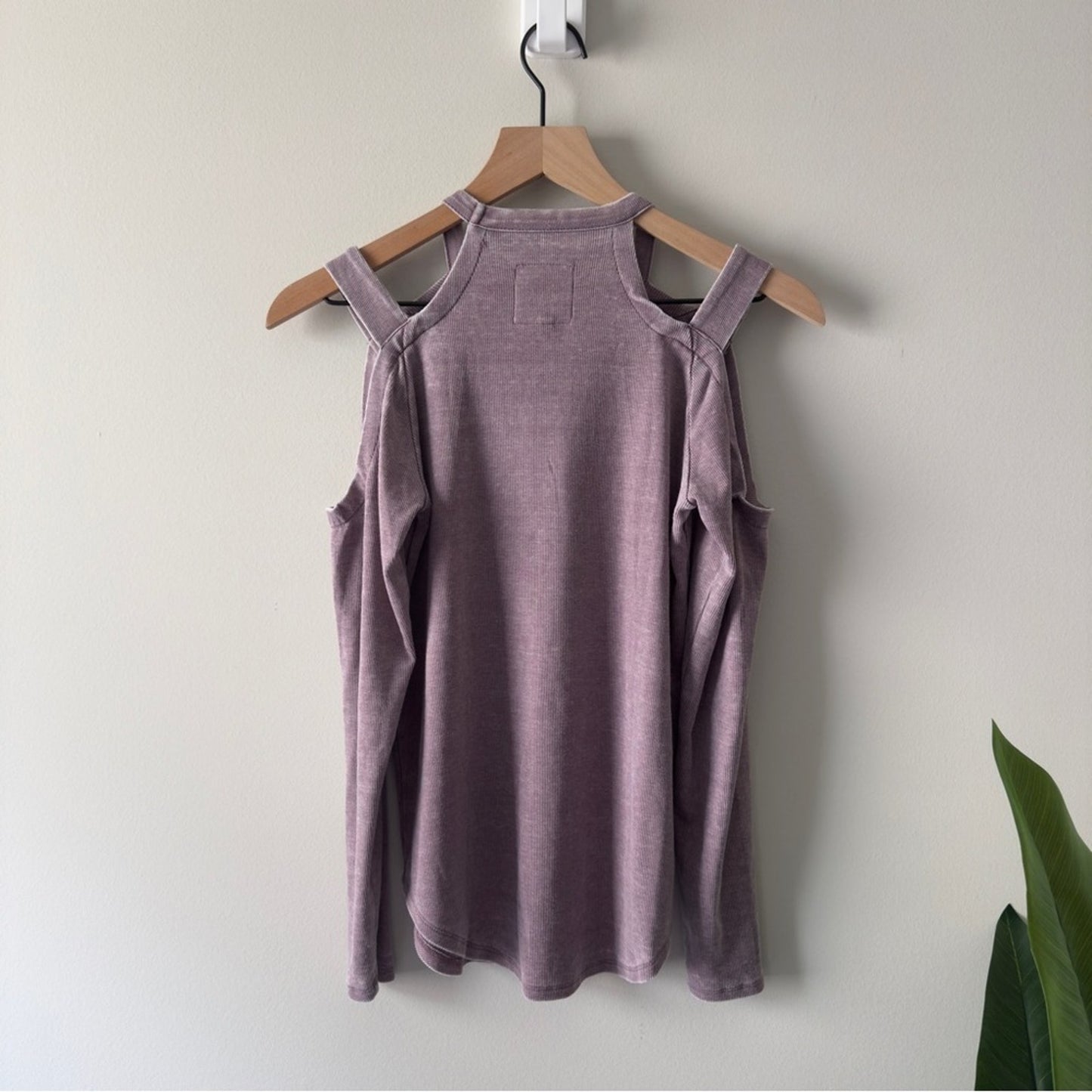 Revolve Chaser Vintage Rib Strappy Long Sleeve Open Shoulder Shirttail Tee Top M