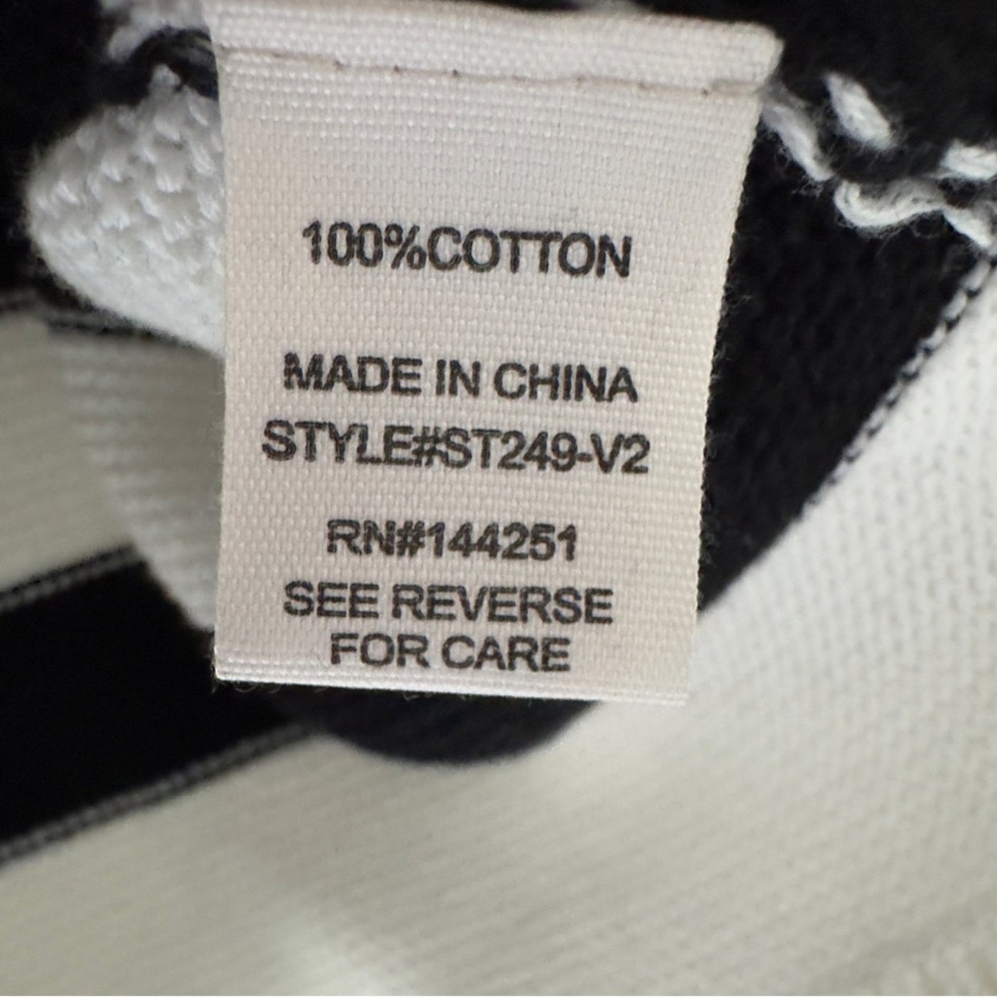 Moon & Madison 100% Cotton Black and White Striped Knit Sweater Top Long Sleeve