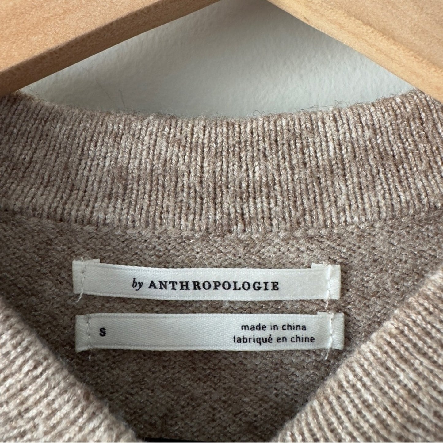 Anthropologie Serena button v-neck sweater ribbed edge long sleeve soft knit S