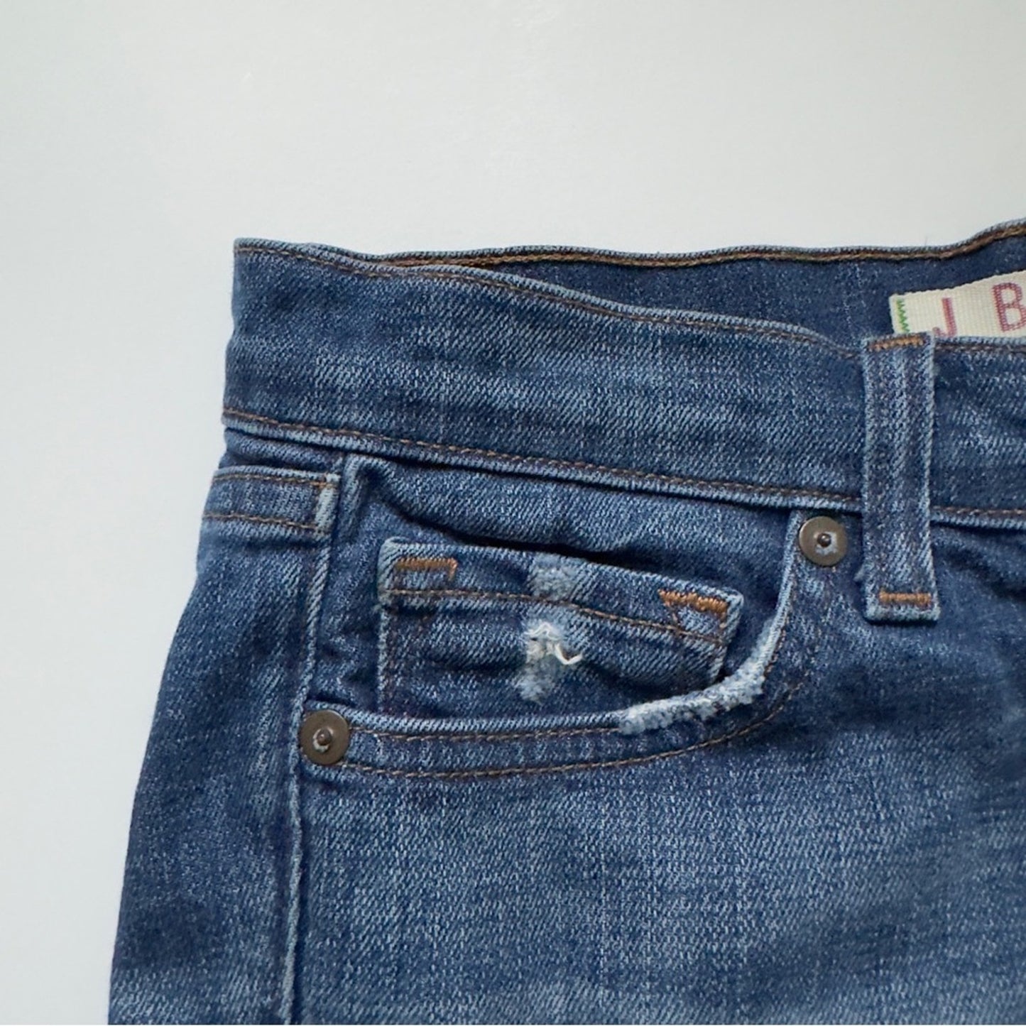 J Brand Pencil Leg Blue Jeans pockets zip button low rise distressed belt loops