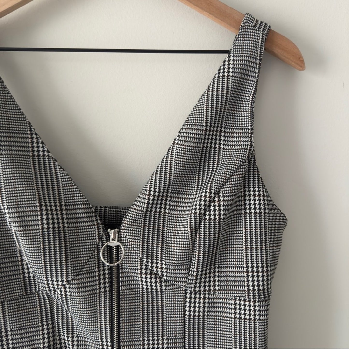 Love Tree Pinafore Plaid Black White mini Dress Full Zip Front Circle Zipper EUC