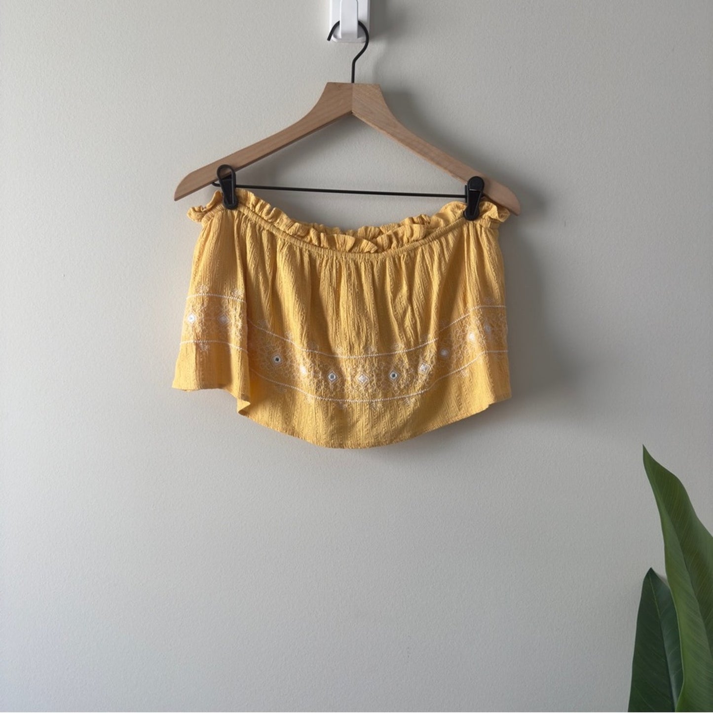 American Eagle Outfitters Strapless Crop Top Yellow White Smocked Tube Top Crop