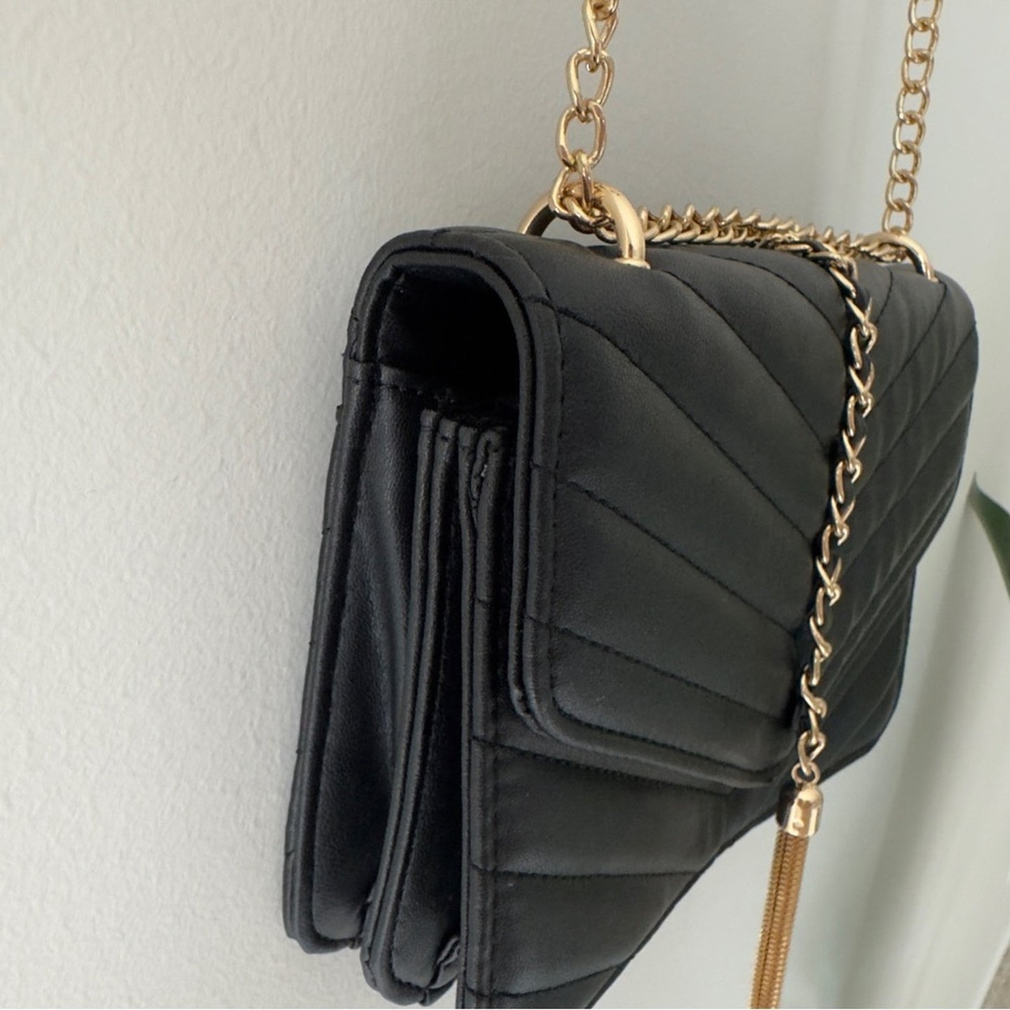 Black Quilted Shoulder Bag Gold Adjustable Strap Tassel Accent Pockets Unbranded