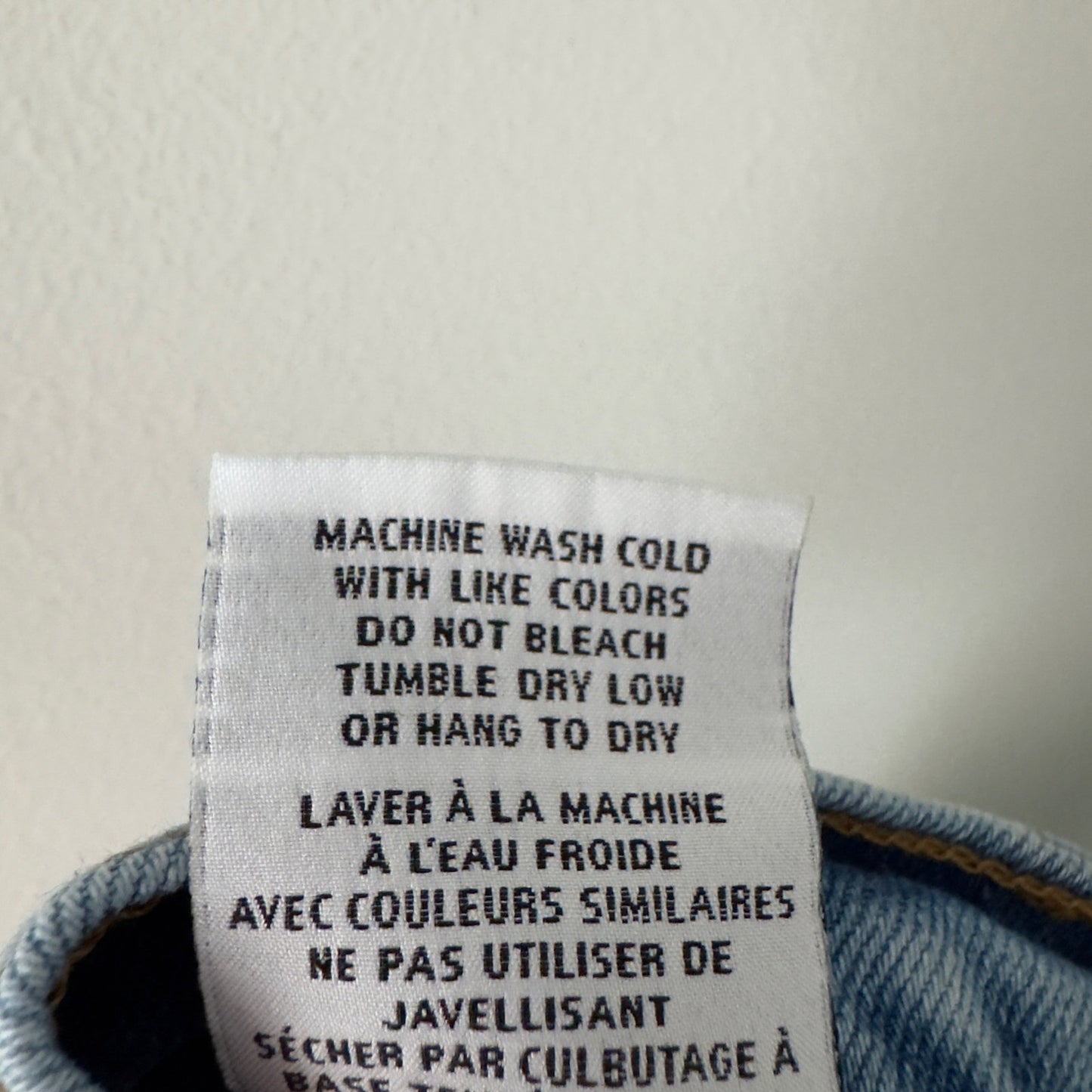 Hudson High Rise Zoeey Straight Crop Jeans raw hem distressed knees zip pockets