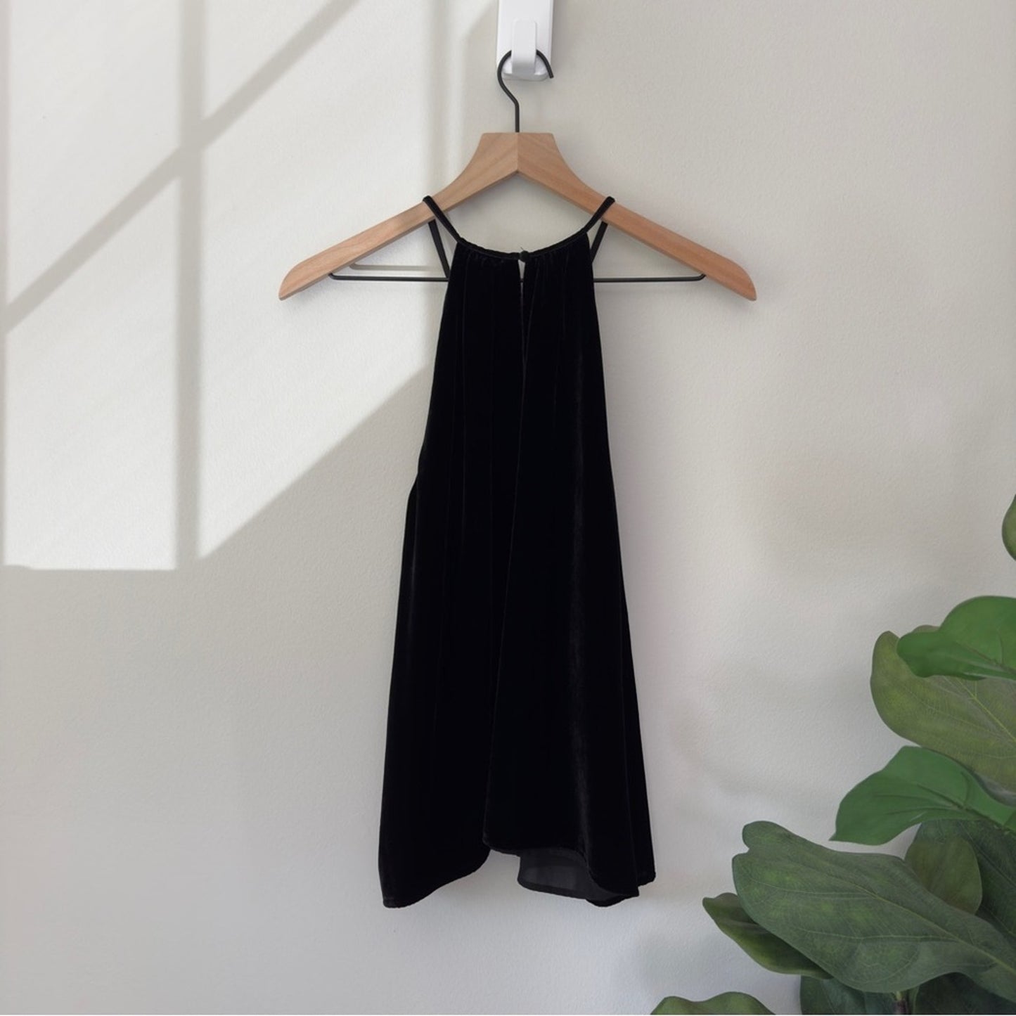 Joie Silk Blend Velvet Tank Top Spaghetti Strap Button Keyhole Back Lined Solid