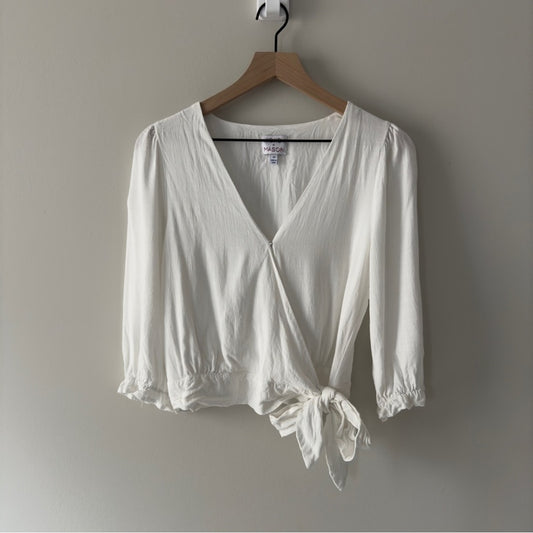 Koko + Mason White Cropped Wrap Top 3/4 sleeve snap v-neck crop tie bow solid M