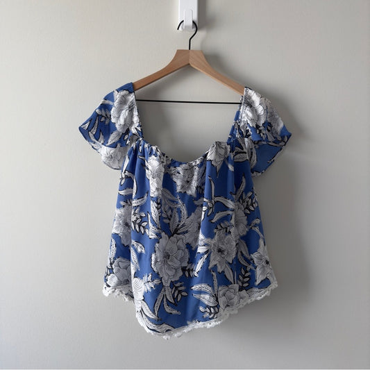 Lovers + Friends off the shoulder lace hem top floral sweetheart neckline wire S