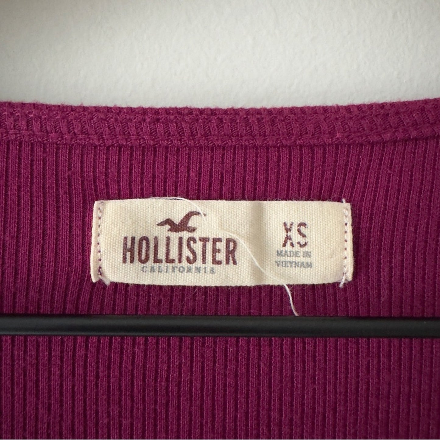 Hollister 3/4 Zip Ribbed Bodysuit Burgundy Purple Short sleeve round neck snaps