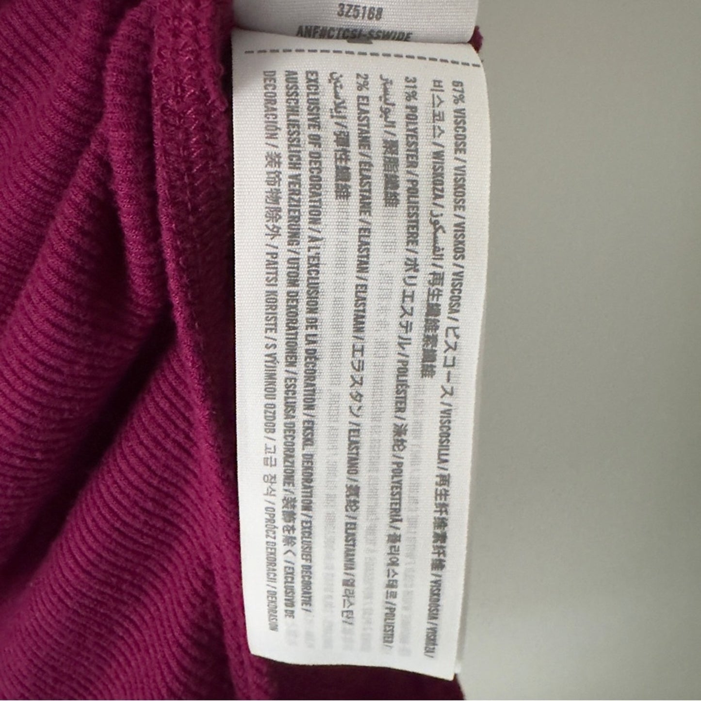 Hollister 3/4 Zip Ribbed Bodysuit Burgundy Purple Short sleeve round neck snaps