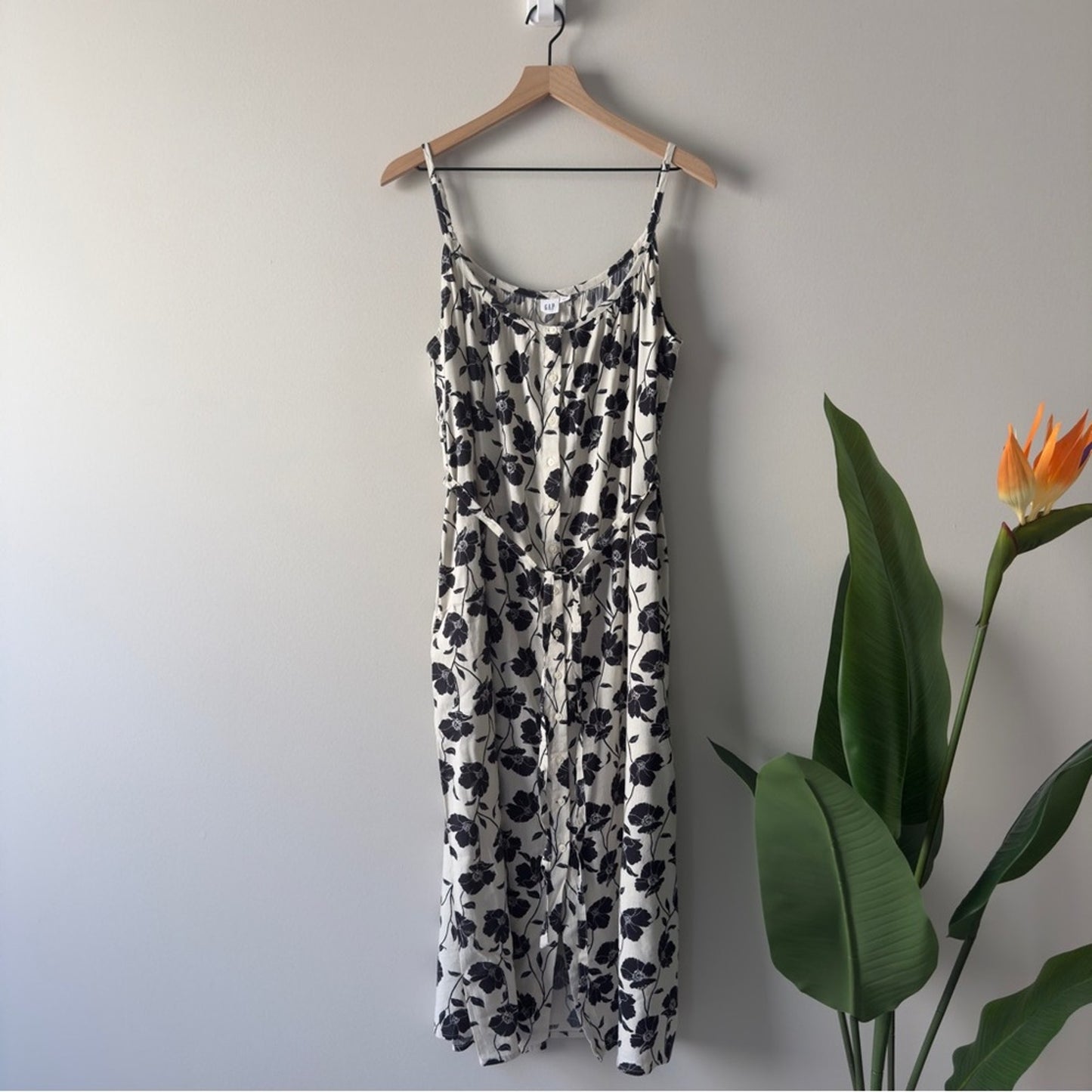 GAP Tie-Waist Scoopneck Midi Dress in White Black Floral Button Down Front M NWT