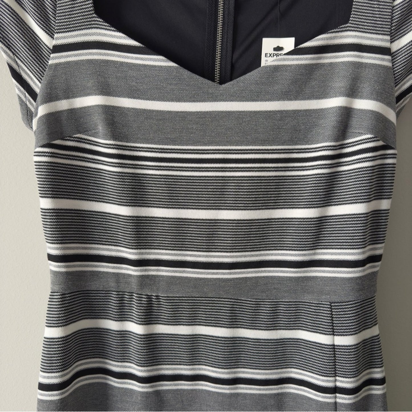 Express Gray and White striped Sheath Midi Dress V-Neck Cap Sleeves zip up slit