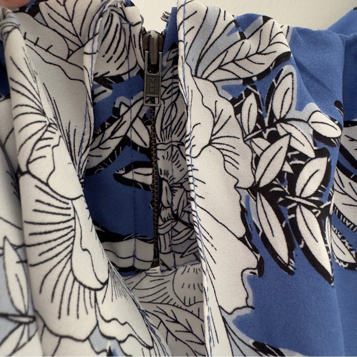 Lovers + Friends off the shoulder lace hem top floral sweetheart neckline wire S