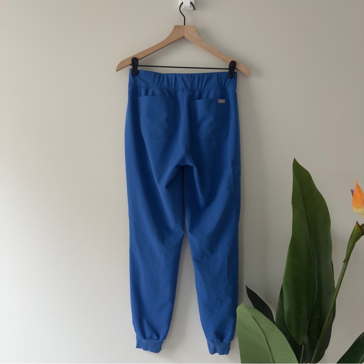 Figs Scrub Pants Vibrant Blue Jogger Medical Elastic Waistband stretch scrubs S