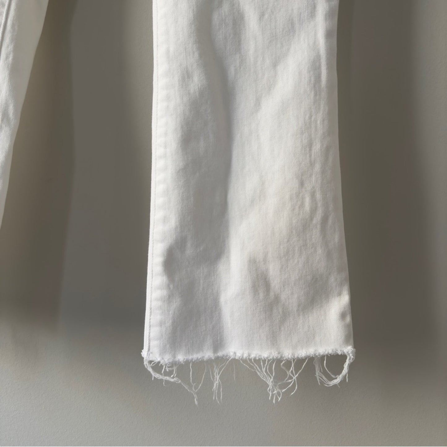 DL1961 Smart Denim Lara Cropped Flare Jeans in Porcelain White Women's raw hem