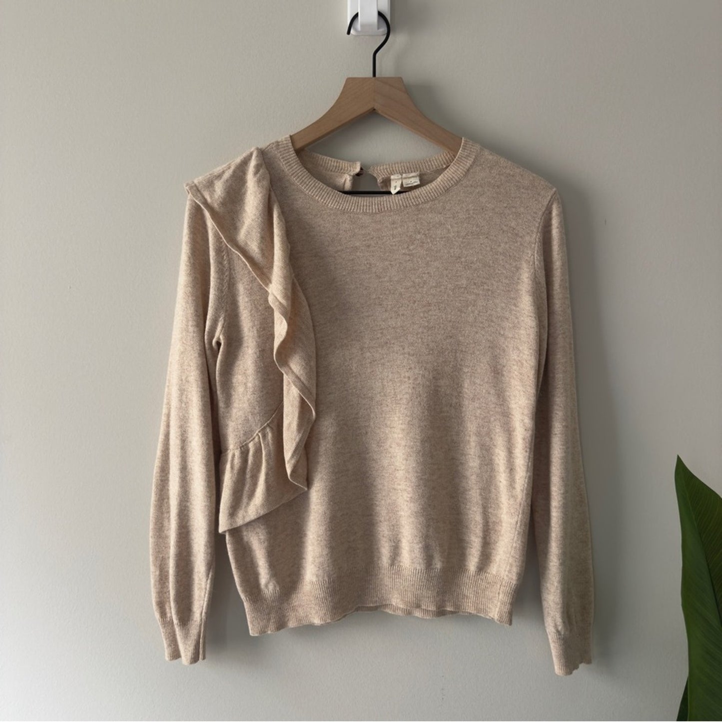 Anthropologie Moth Ruffle Beige tight Knit Sweater long sleeve crew neck keyhole
