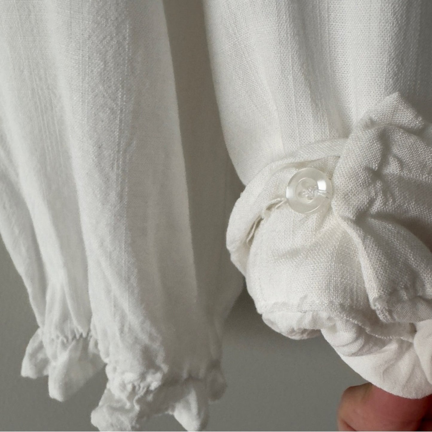 Koko + Mason White Cropped Wrap Top 3/4 sleeve snap v-neck crop tie bow solid M