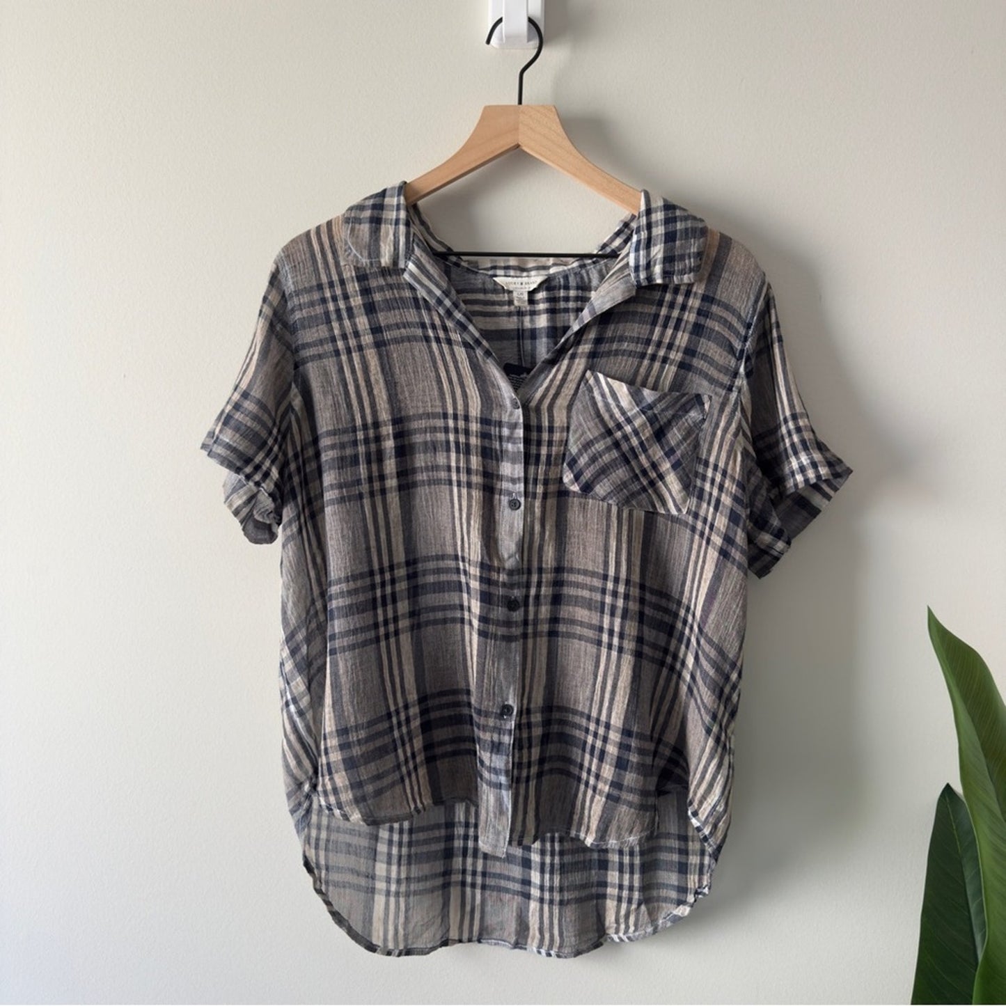 Lucky Brand 100% Cotton Navy gray Beige Plaid Button-Down Shirt Short sleeve NWT