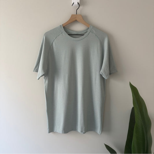 Lululemon Metal Vent Tech Short Sleeve Tee Shirt T-Shirt Athletic Activewear EUC