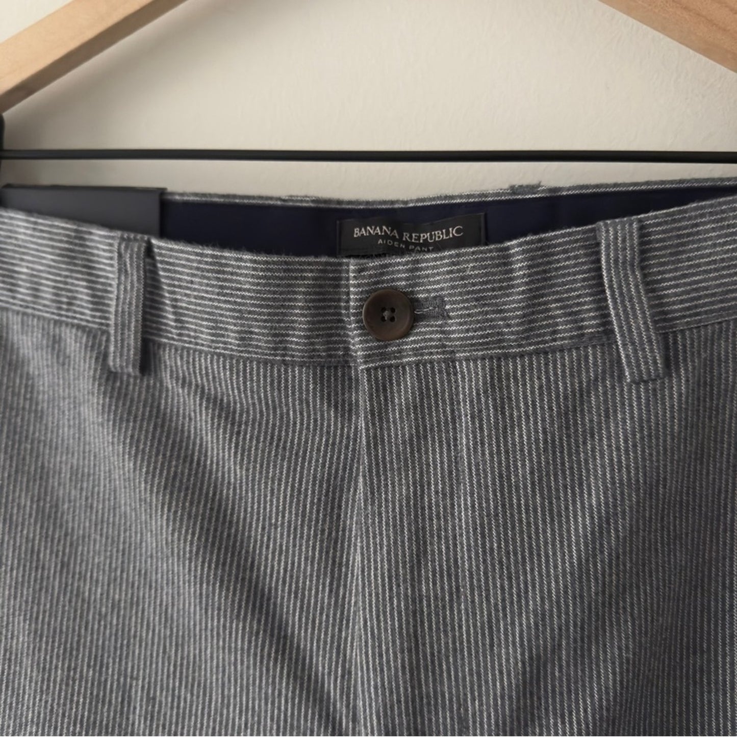 Banana Republic Aiden Pant Slim Fit Men's Gray Pants white pinstripe zip button