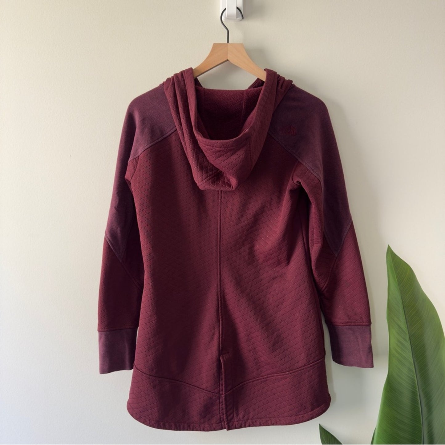 The North Face Red Utility Jacket with Hood Tunic Length Pockets Full Zip quilt