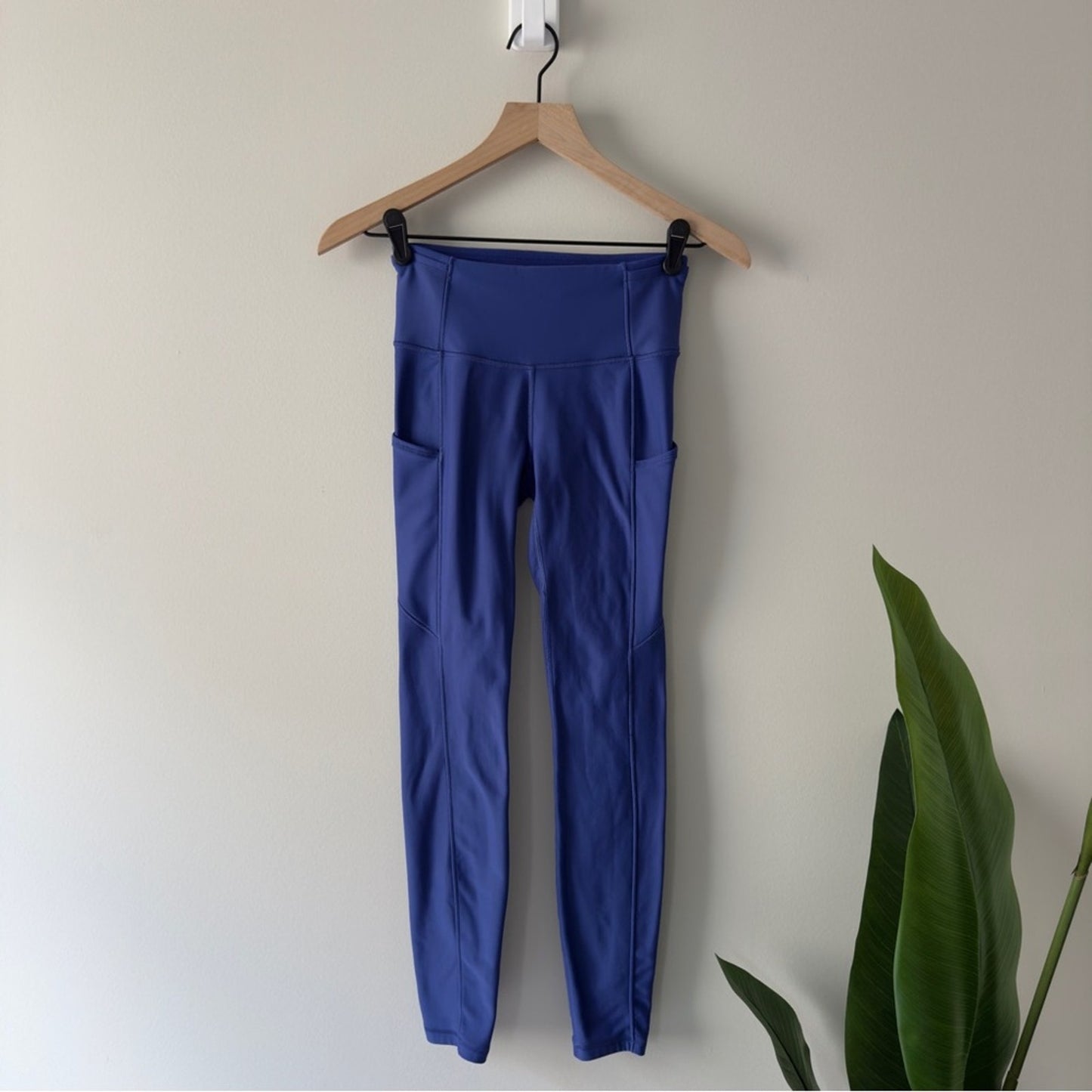 Lululemon Fast and Free High-Rise Fleece Tight 28" in Psychic Leggings Blue Logo