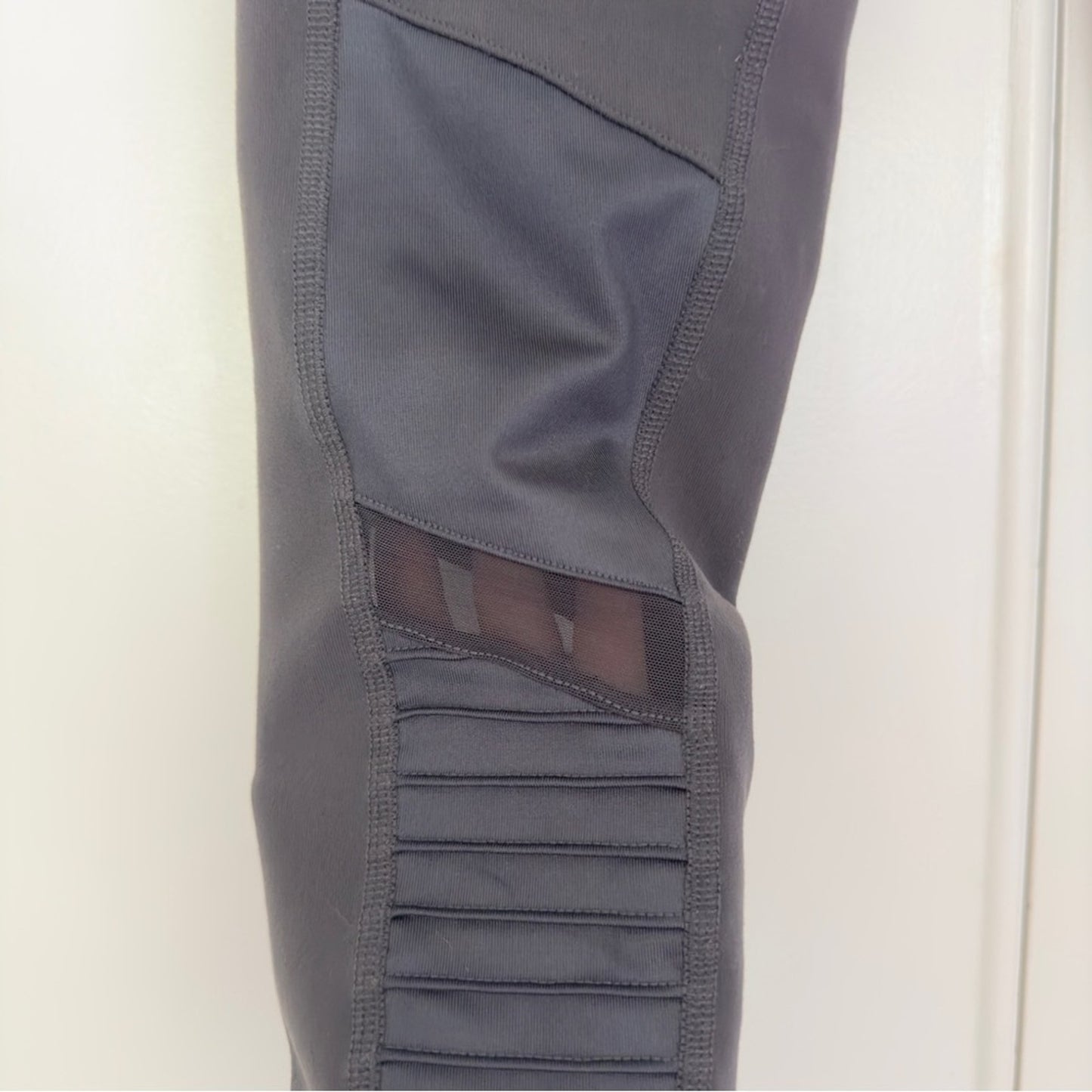 Alo Moto Athletic Leggings Mesh Faux Leather Active Athleisure Activewear Gray
