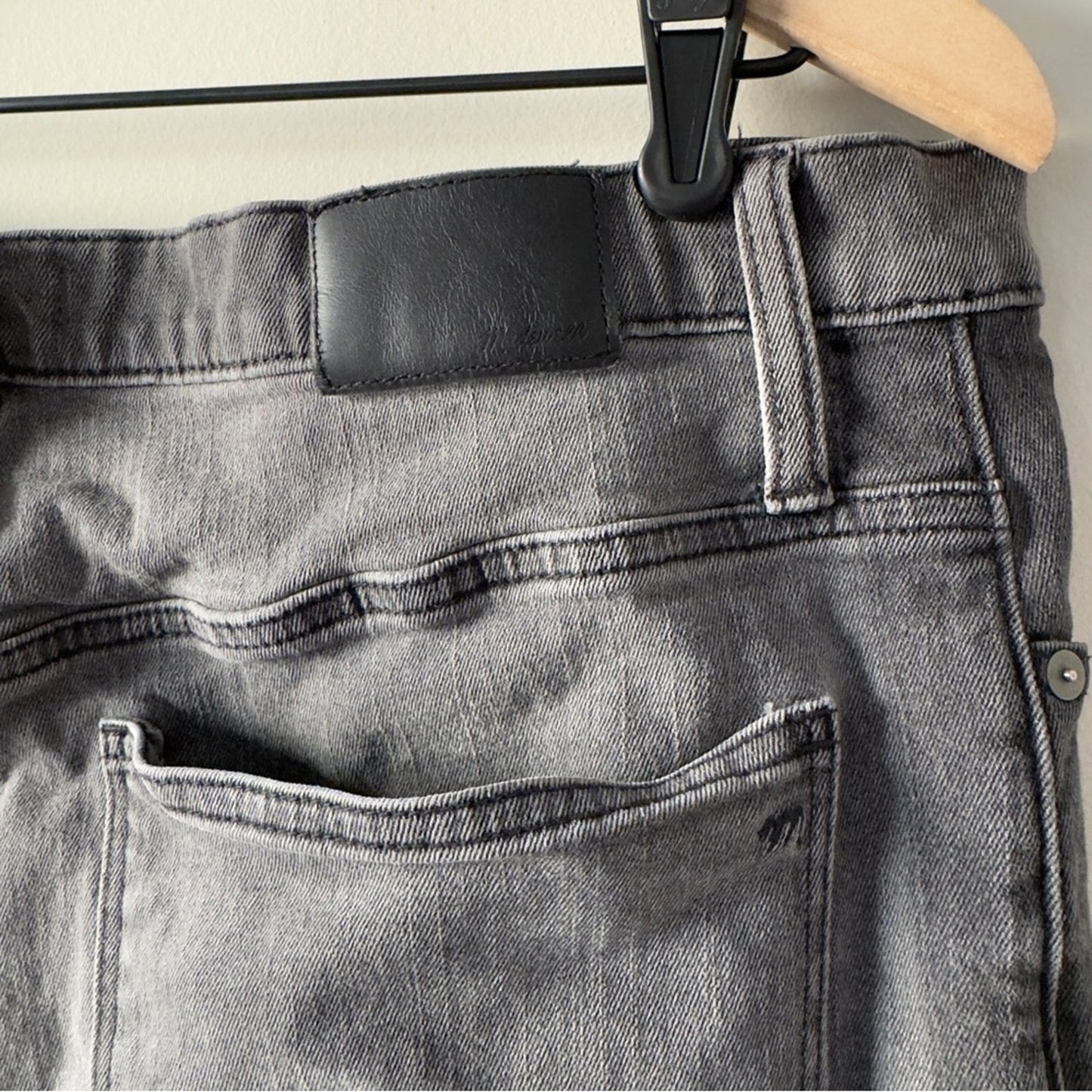 Madewell Classic Straight Jean Gray Jeans denim raw hem zip button pockets EUC
