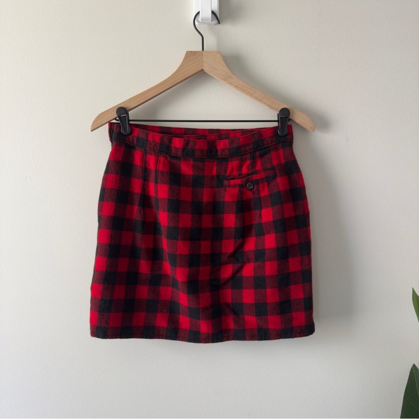 Vintage Woolrich Wool Blend Red Black Plaid Casual Wrap Mini Skirt preppy school