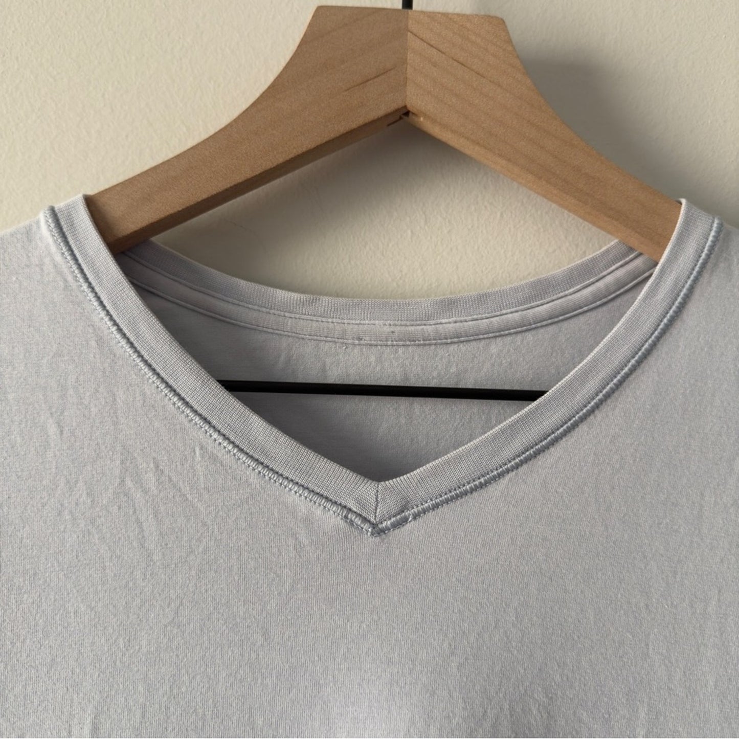 Lululemon 5 Year Basic V light blue T-shirt Short Sleeve Tee Athletic Athleisure