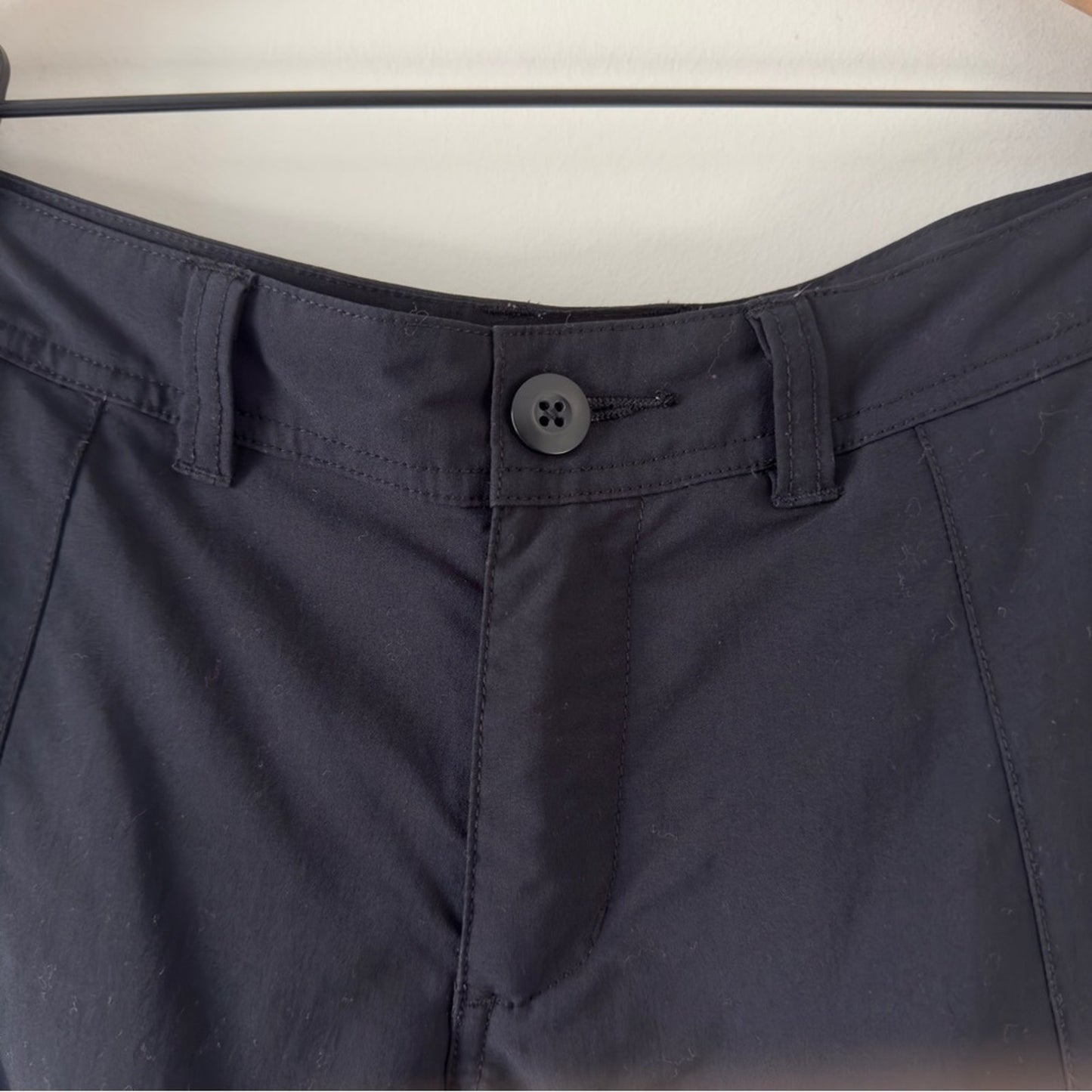 Patagonia Women's Black Bermudas zip zipper button hike hiking athletic active 4