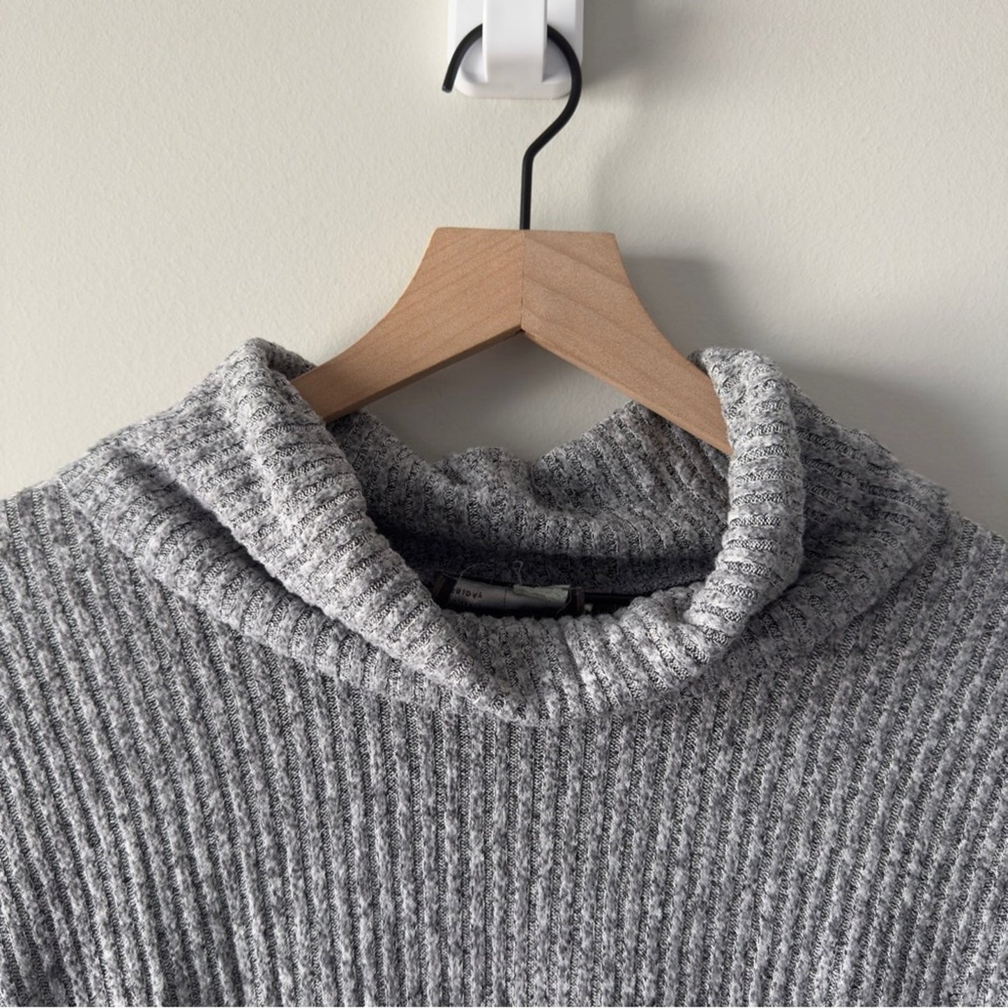 Anthropologie Saturday Sunday Oversized Gray Turtleneck Sweater Asymmetrical Hem