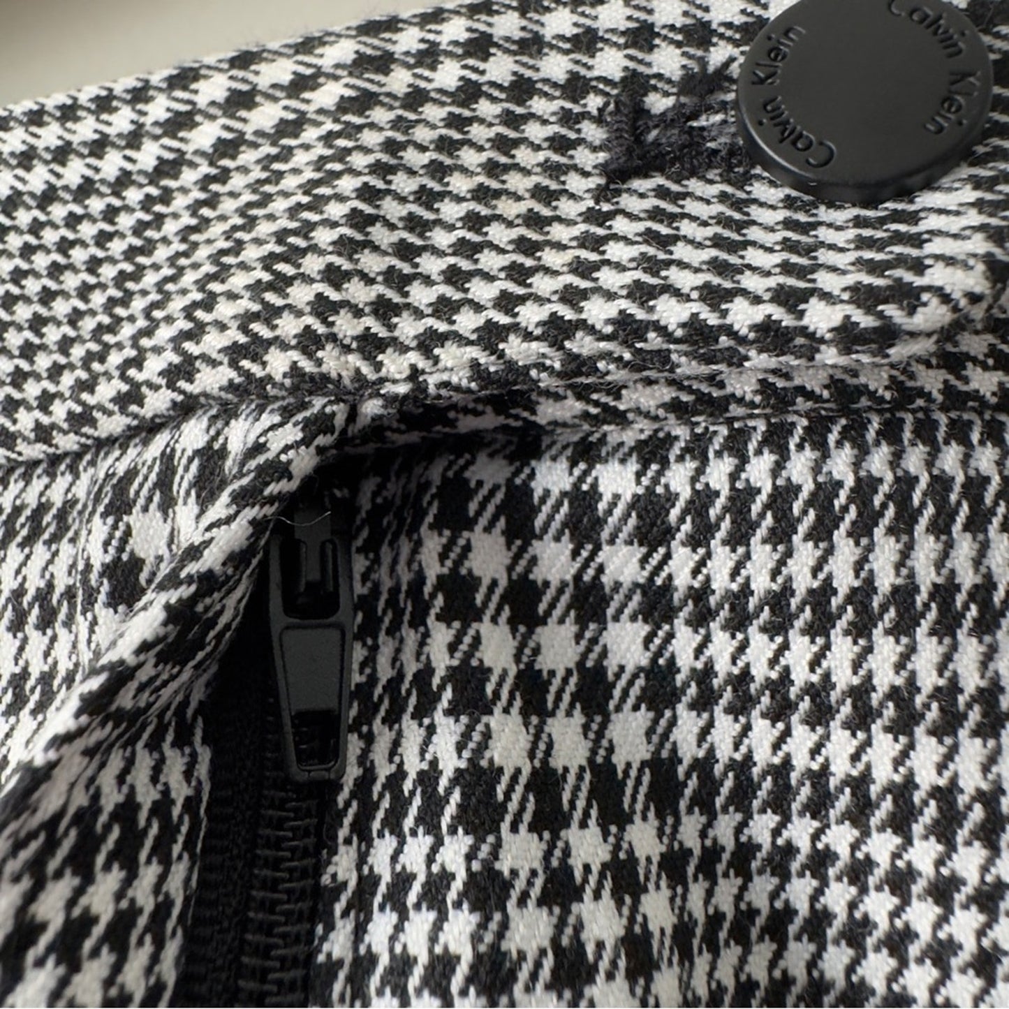 Calvin Klein Modern Fit Black White Plaid Pants Zip Button Pockets Belt Loops 14