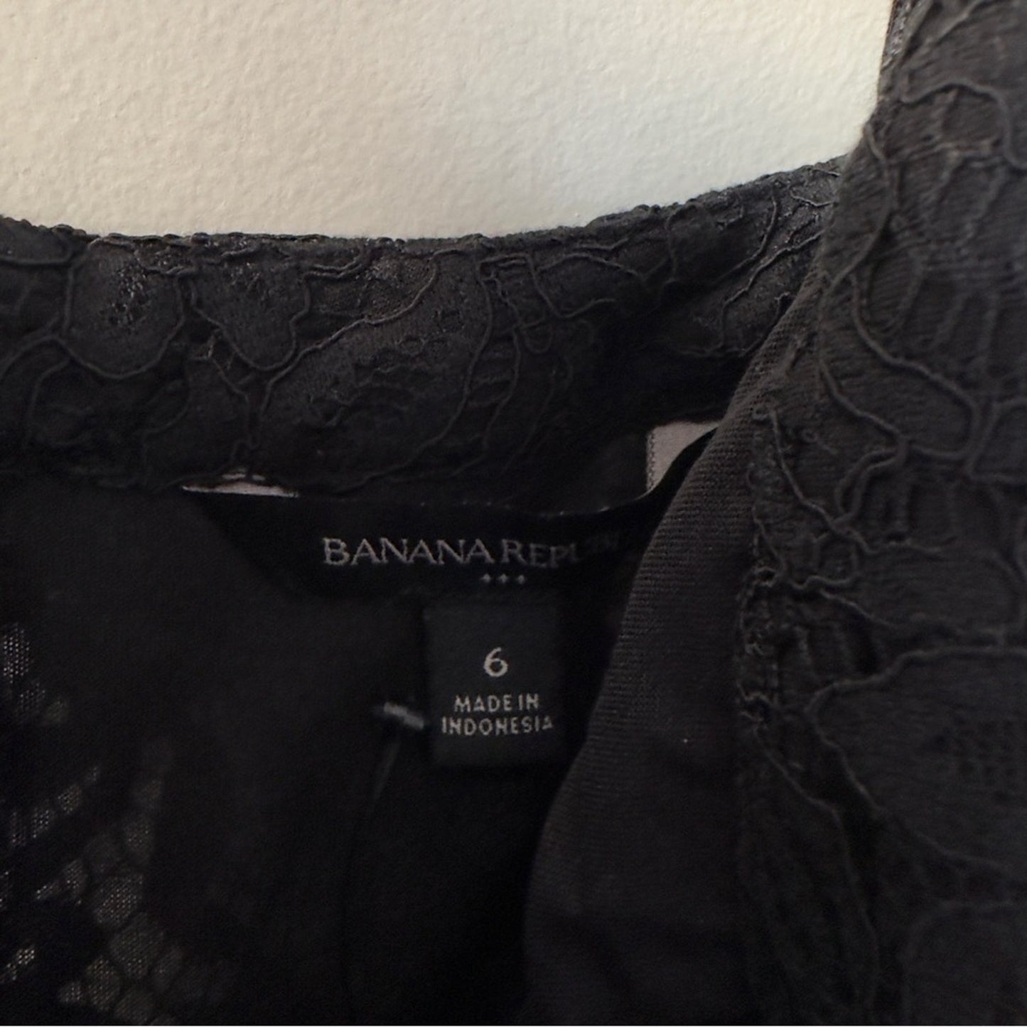 Banana Republic Black Lace Skirt Ruffle flare mermaid hem midi zip up zipper NWT