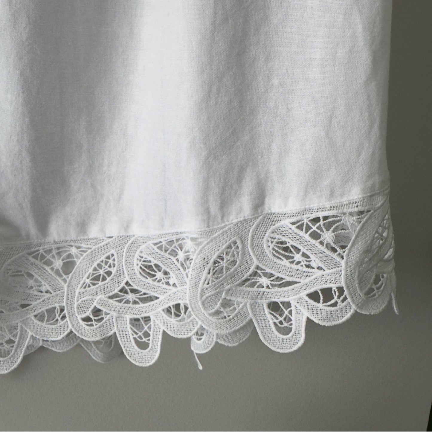 American Eagle Cotton Linen Blend White Button-Down Shirt Lace Hem Collared NWT