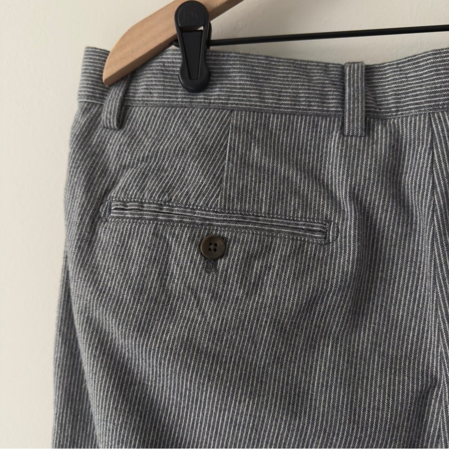 Banana Republic Aiden Pant Slim Fit Men's Gray Pants white pinstripe zip button
