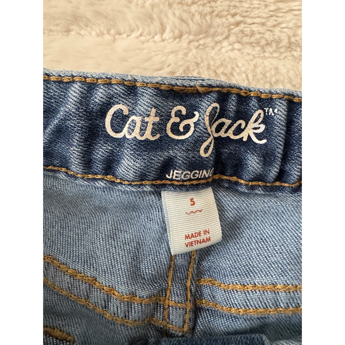 Cat & Jack Bundle of 2 Girls' Size 5/5T Jeans Jeggings Patchwork and Heart Print