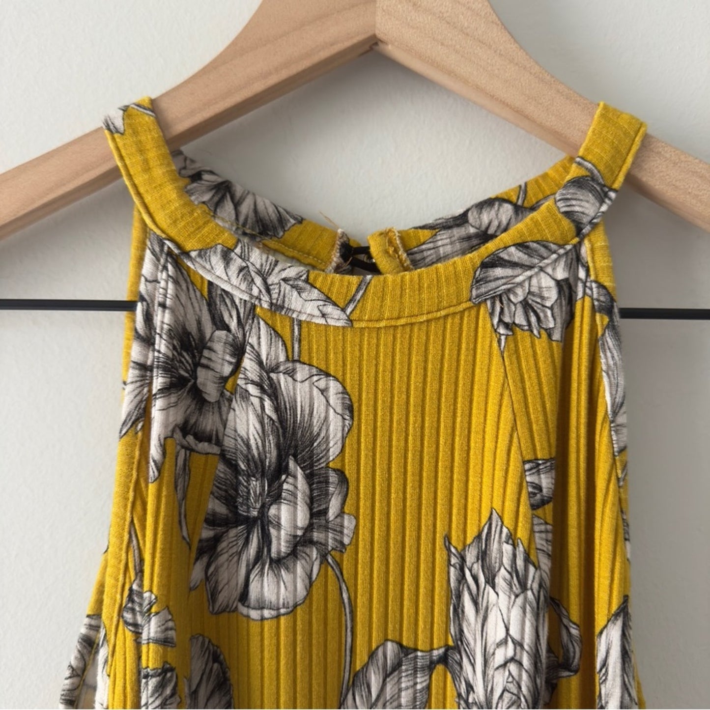 Sommer Floral Yellow Halter Neck Bodysuit Button Keyhole Back Sleeveless Ribbed
