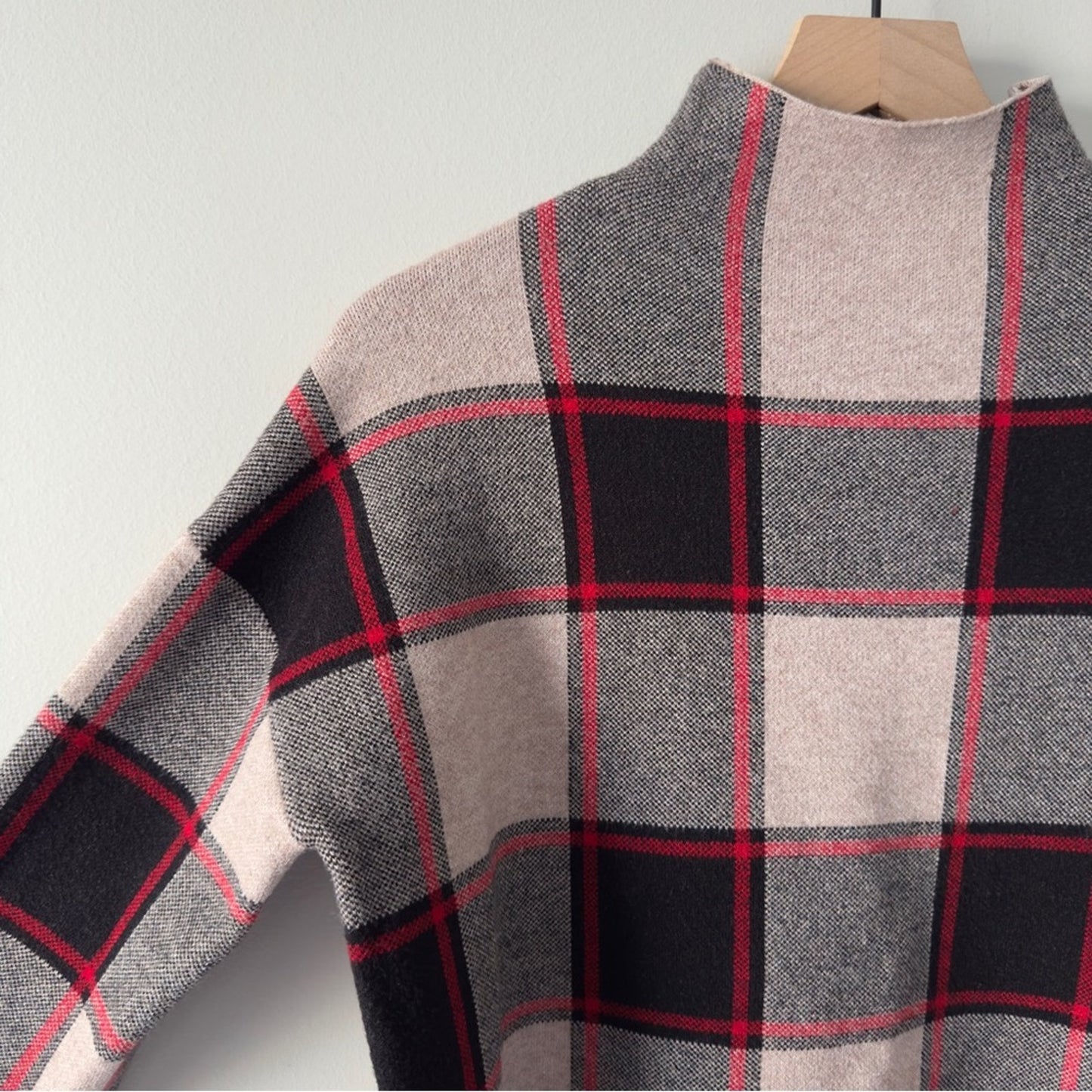 Rachel Zoe Red and Black Plaid Turtleneck Sweater Long Sleeve Checkered Winter M