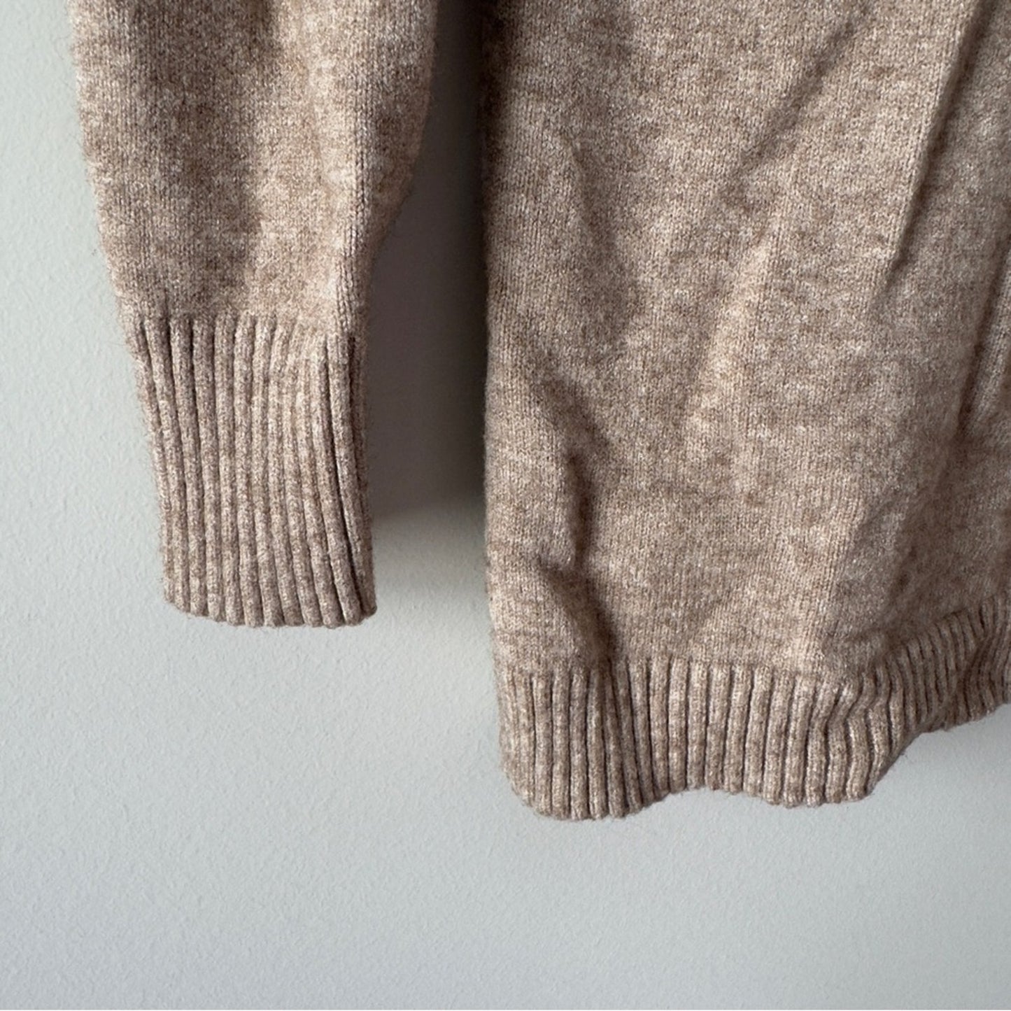 Anthropologie Serena button v-neck sweater ribbed edge long sleeve soft knit S