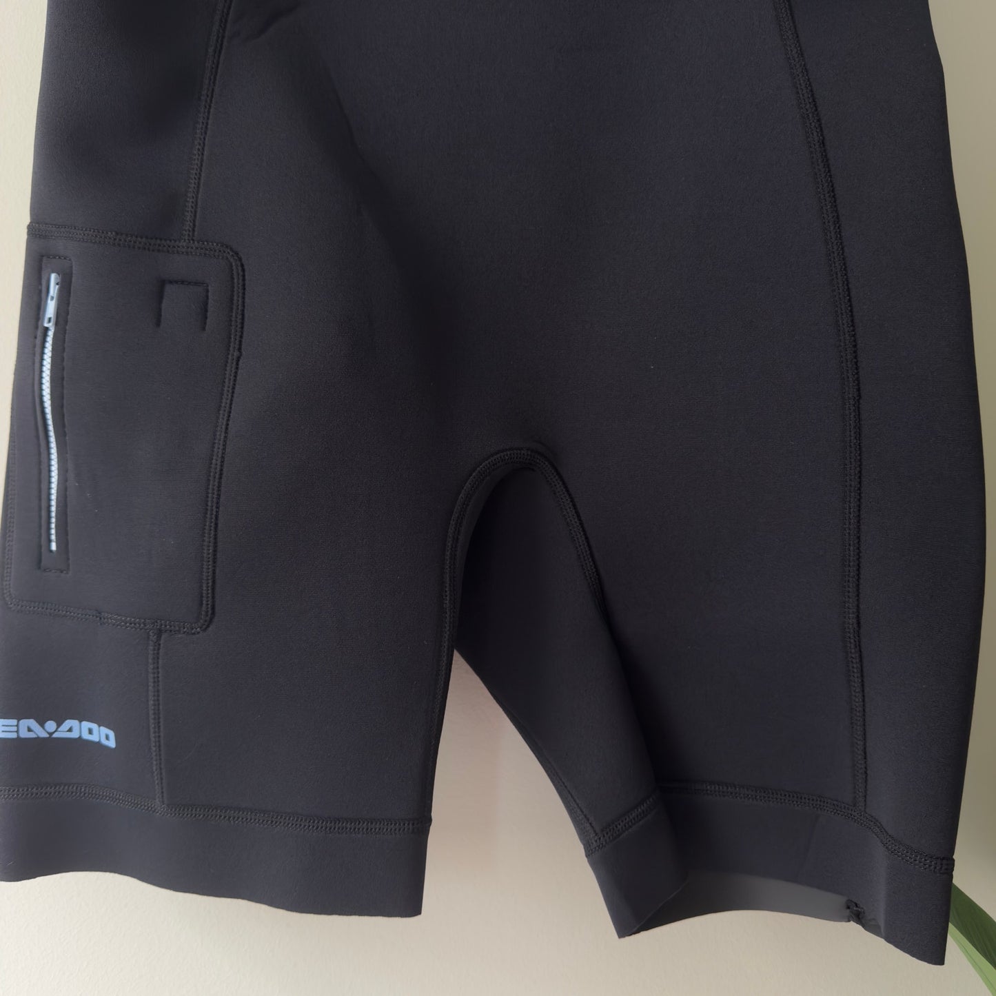 Sea-Doo Neoprene 3mm Exotic Shorty Wetsuit Element Proof Stretch Side Pocket NWT