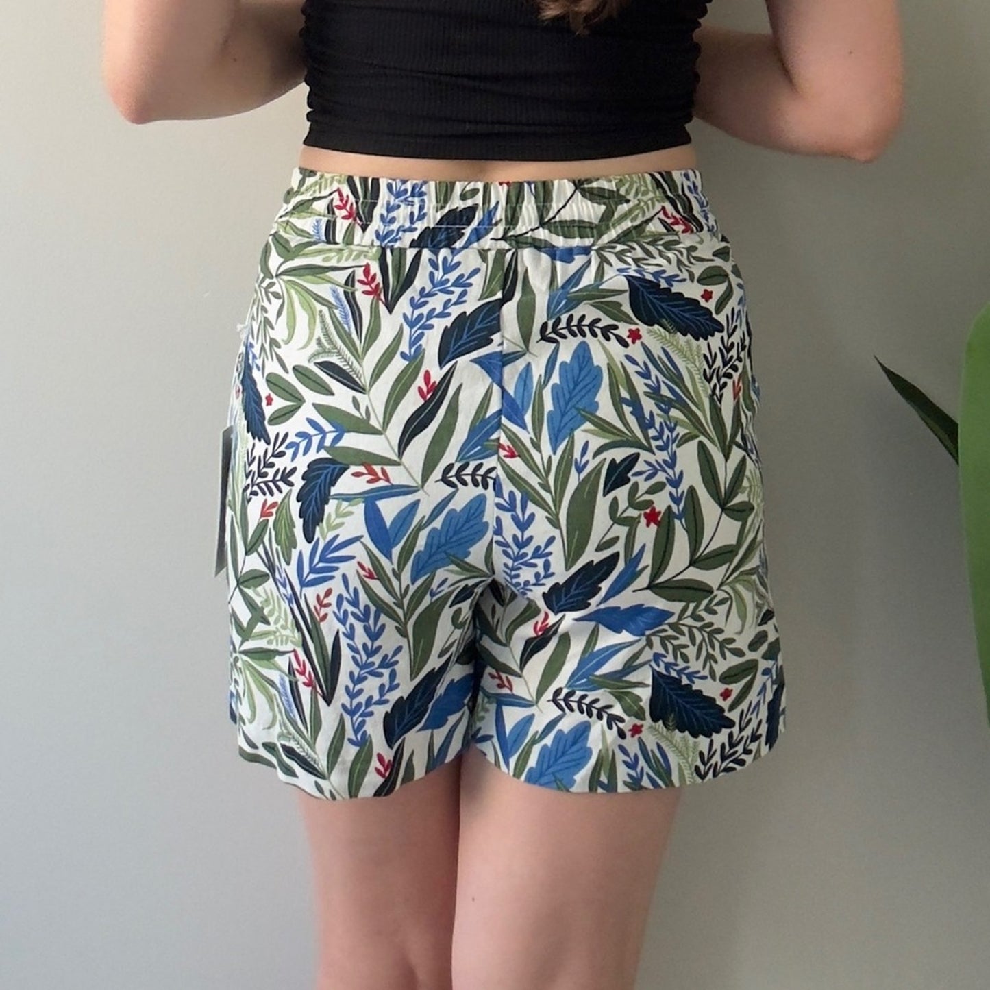 Joie Linen blend Green and Blue Leaf Print Women's Shorts rope tie drawstring 2