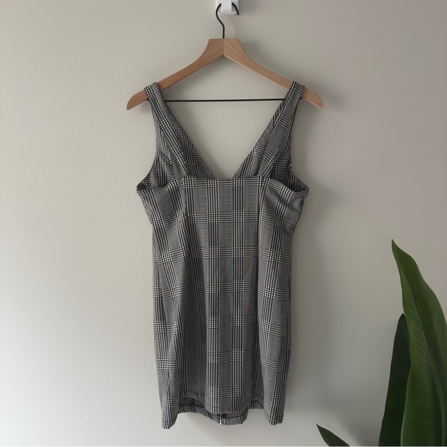 Love Tree Pinafore Plaid Black White mini Dress Full Zip Front Circle Zipper EUC