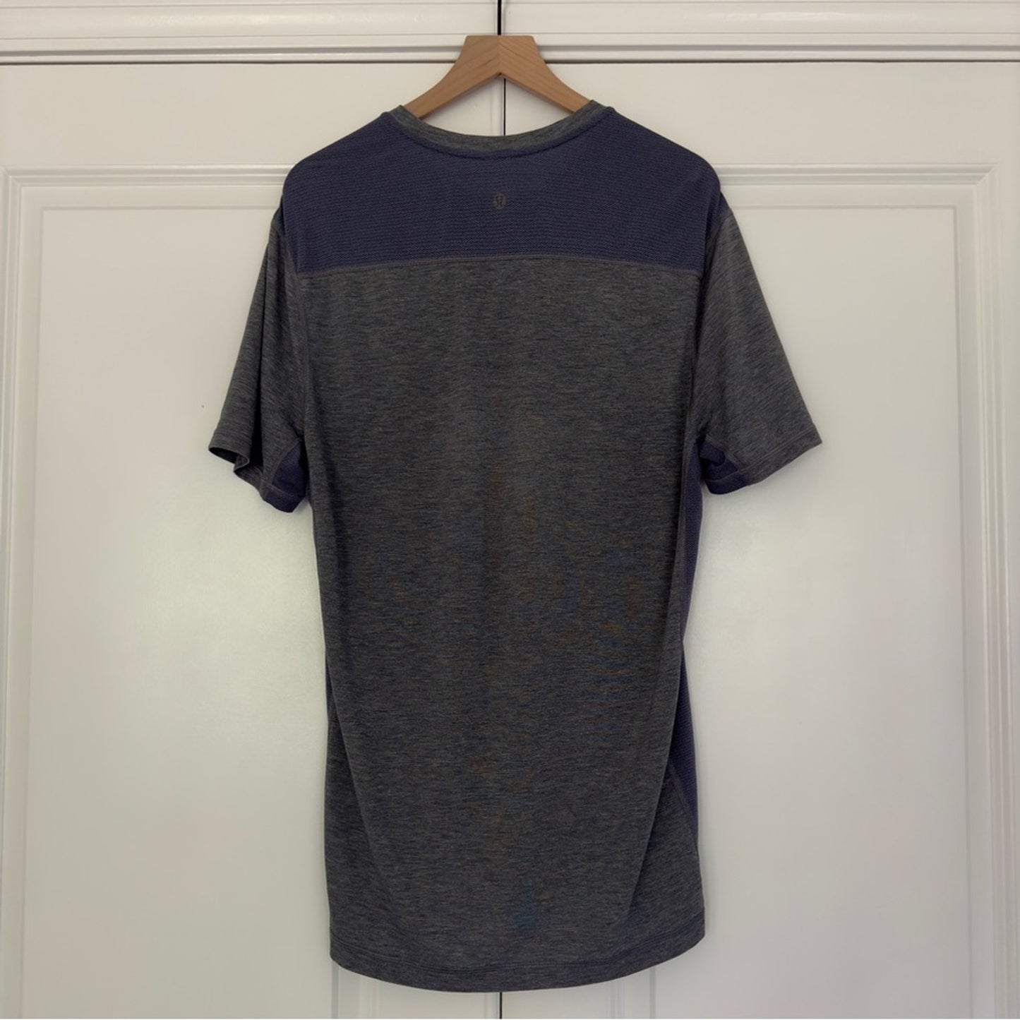 Lululemon (L/XL?) Athletic T-Shirt gray blue stretch workout activewear active