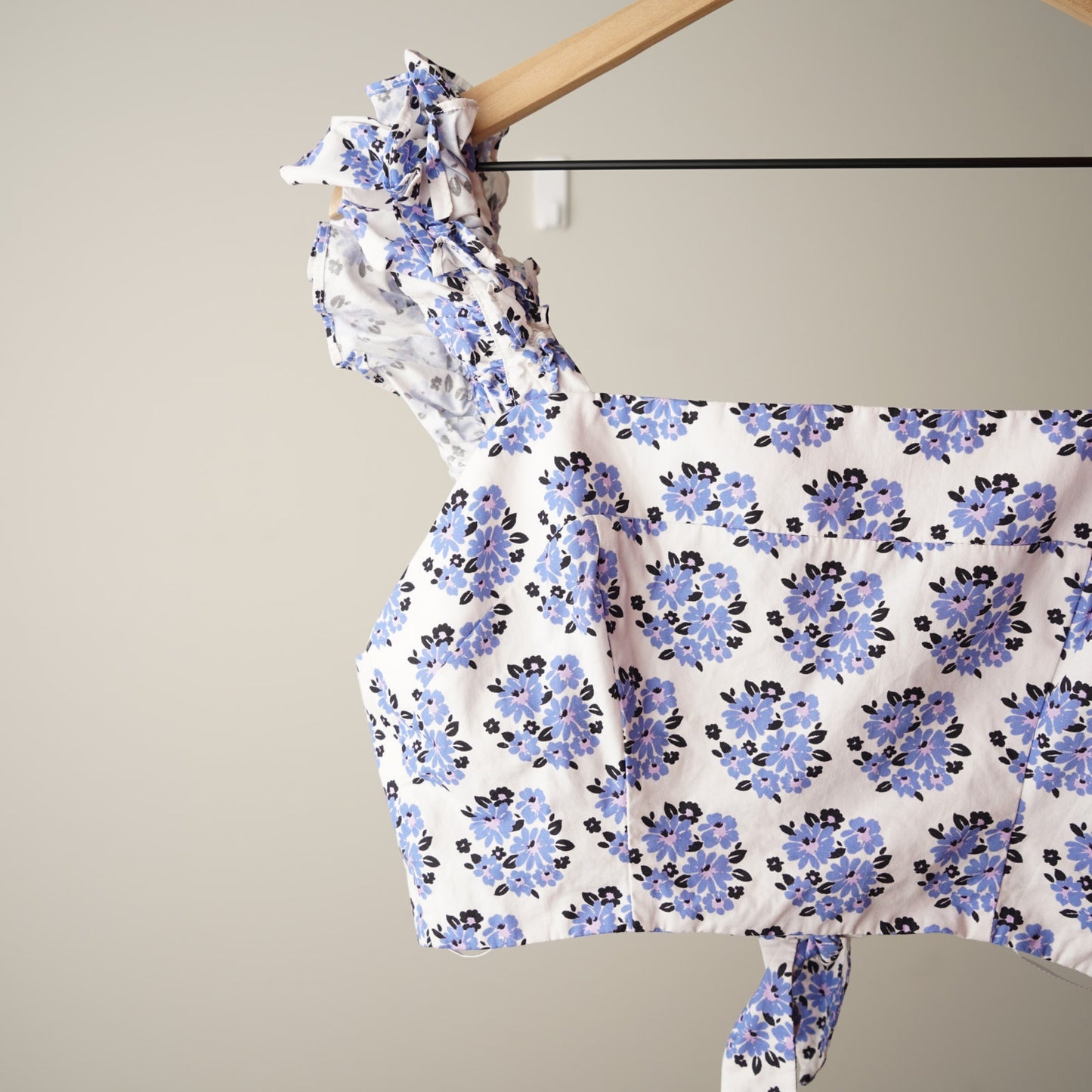 Yumi Kim Gogo 100% Cotton Ruffle Crop Top Floral Sleeveless Cropped Tank Tie EUC