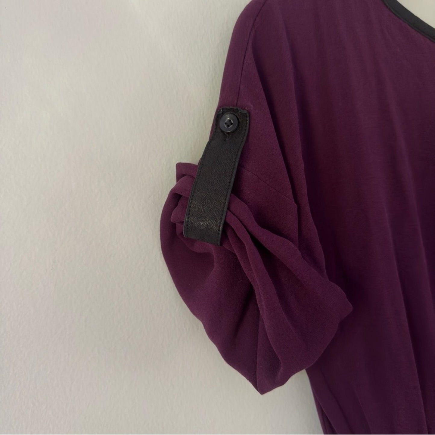 Alice + Olivia Silk Blend Mini Dress Purple Black Leather Roll Tab Short Sleeves