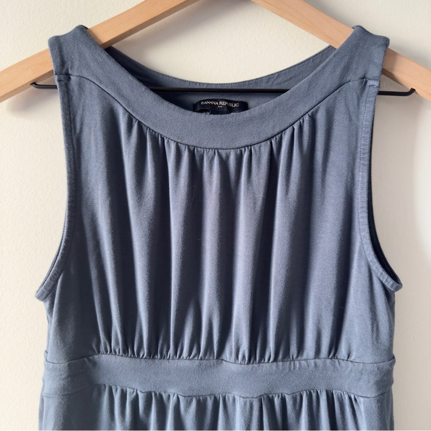 Banana Republic 2010 Sleeveless Babydoll Tank Top Ruched Solid stretch blue EUC