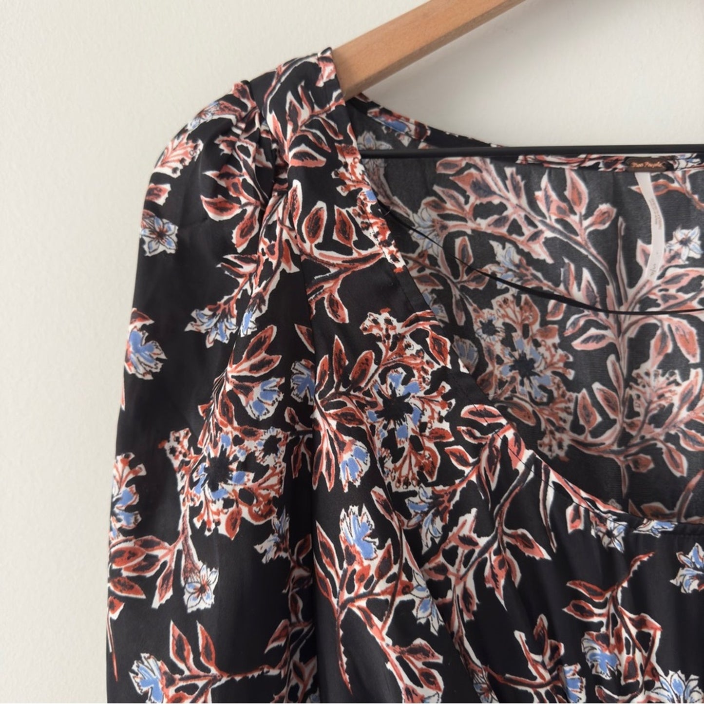 Free People Santiago Top Floral Cropped puff long sleeve buttons smocked ruched