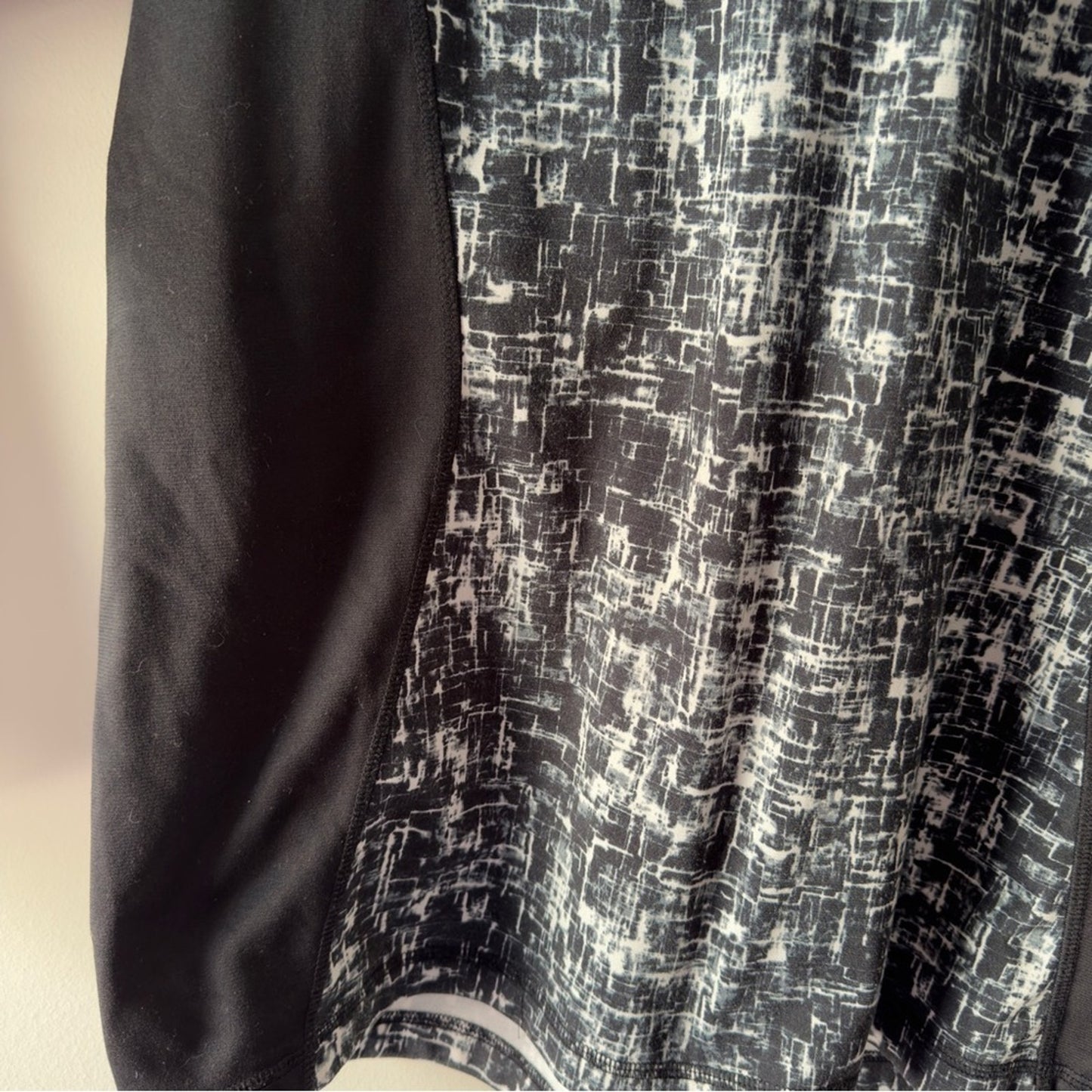 The North Face Black White Geometric Print Quarter Zip Pullover Jacket high neck