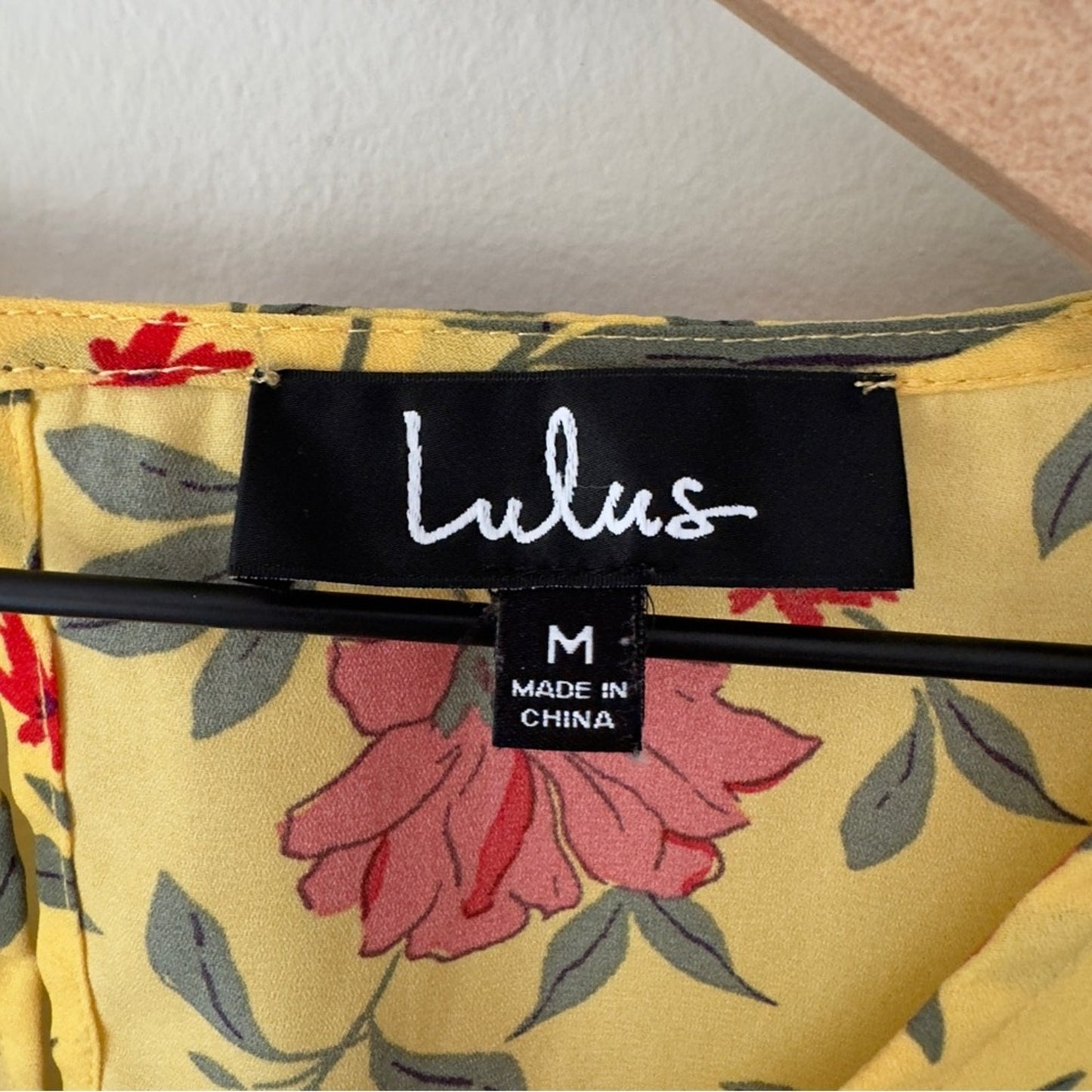 Lulus Floral Long Sleeve Peplum Top Ruched V-Neck Button Keyhole Back Polyester